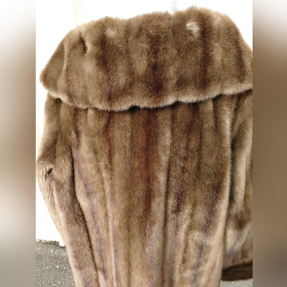 NEW TISSAVEL-BETTY ROSE HIGH END QUALITY LUX FAUX FUR STROLLER COAT SIZE 14 - Picture 9 of 17